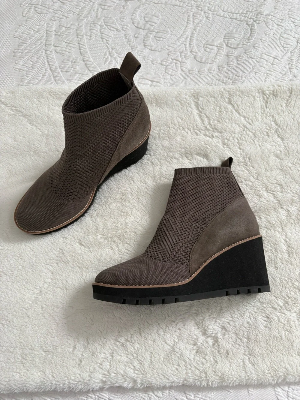 Eileen Fisher Quill platform wedge boots rye color size 8.5